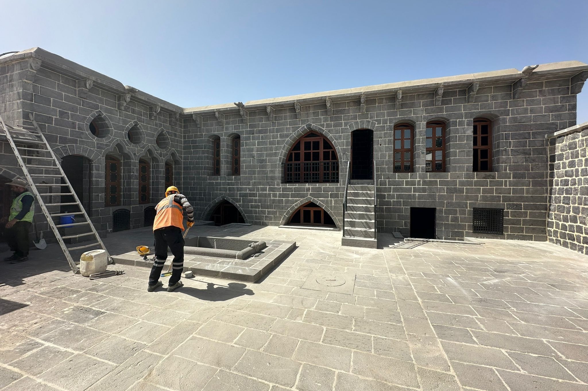 Diyarbakır Suriçi Gavur Meydanı 5. Bölge 3. ve 7. Etap 20 Adet Tescilli Yapı Restorasyon Yapım İşi